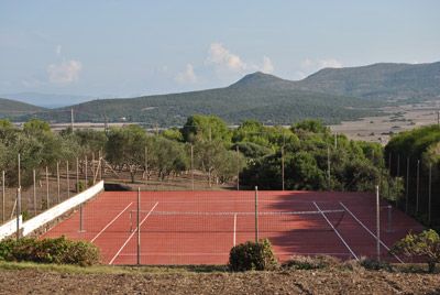 Two 60- Tennis  available for all guest of the Garden Resort